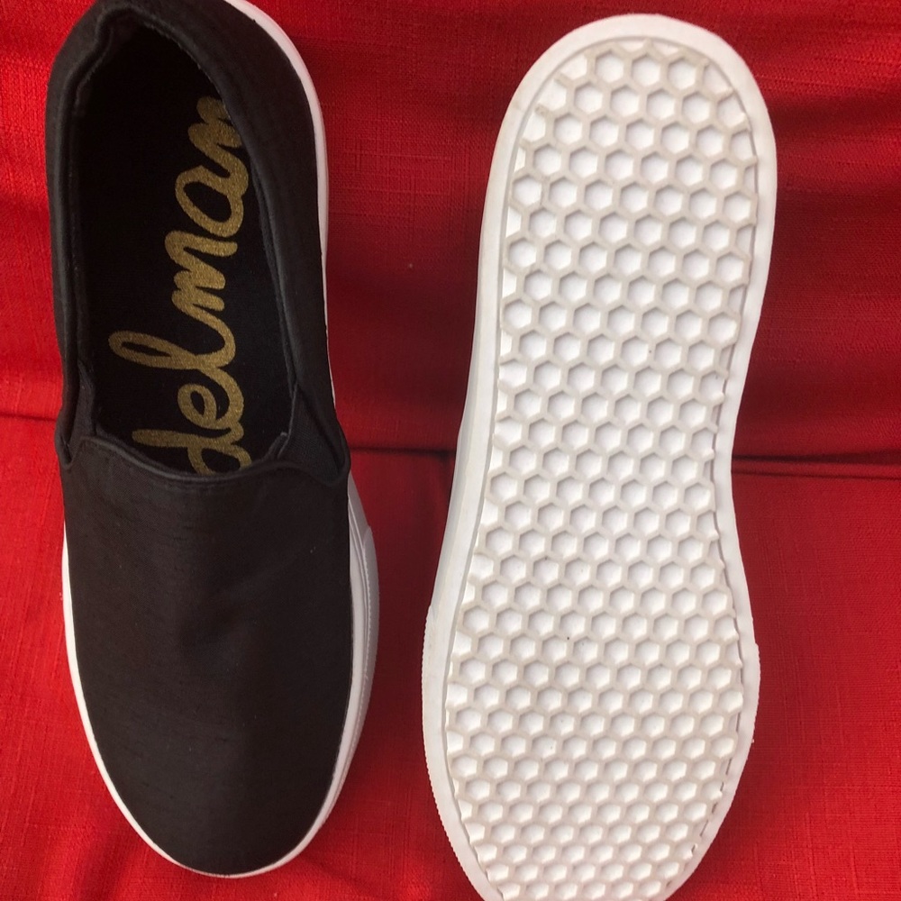 Sam Edelman Black slip on sneaker size 6M